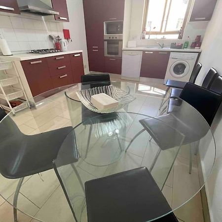 Gzira / Sliema Wifi & Ac ! Great Value & Location Lejlighed Eksteriør billede
