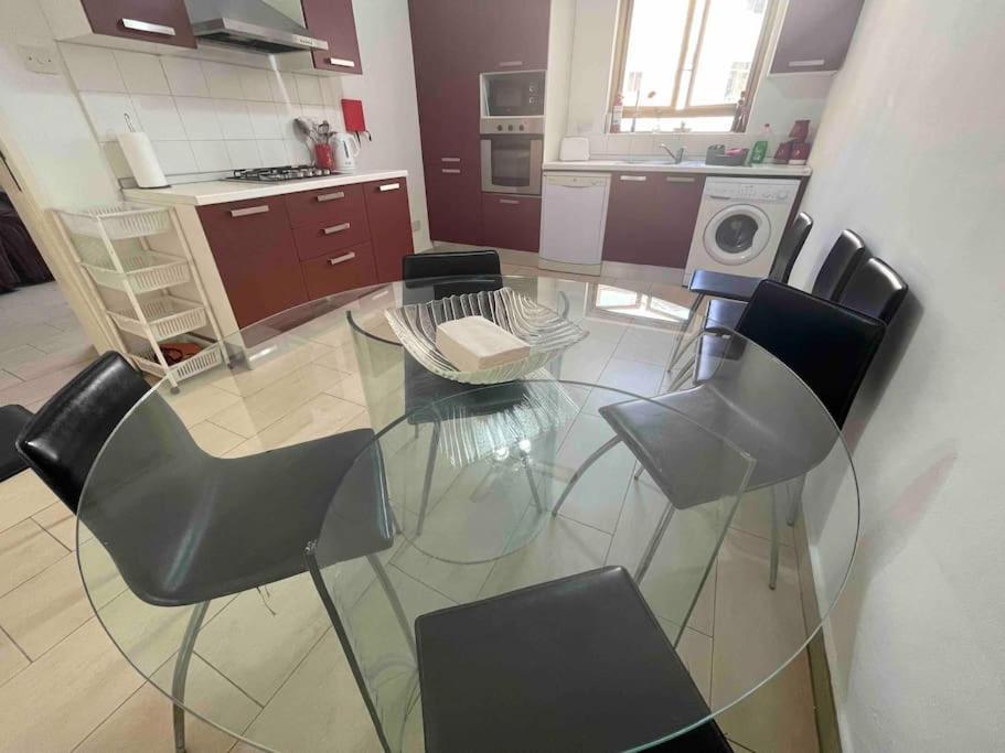 Gzira / Sliema Wifi & Ac ! Great Value & Location Lejlighed Eksteriør billede